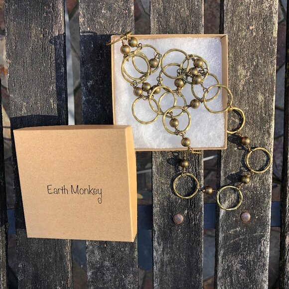 Hammered circle rings long chain in antique bronze - Picture 6 of 6